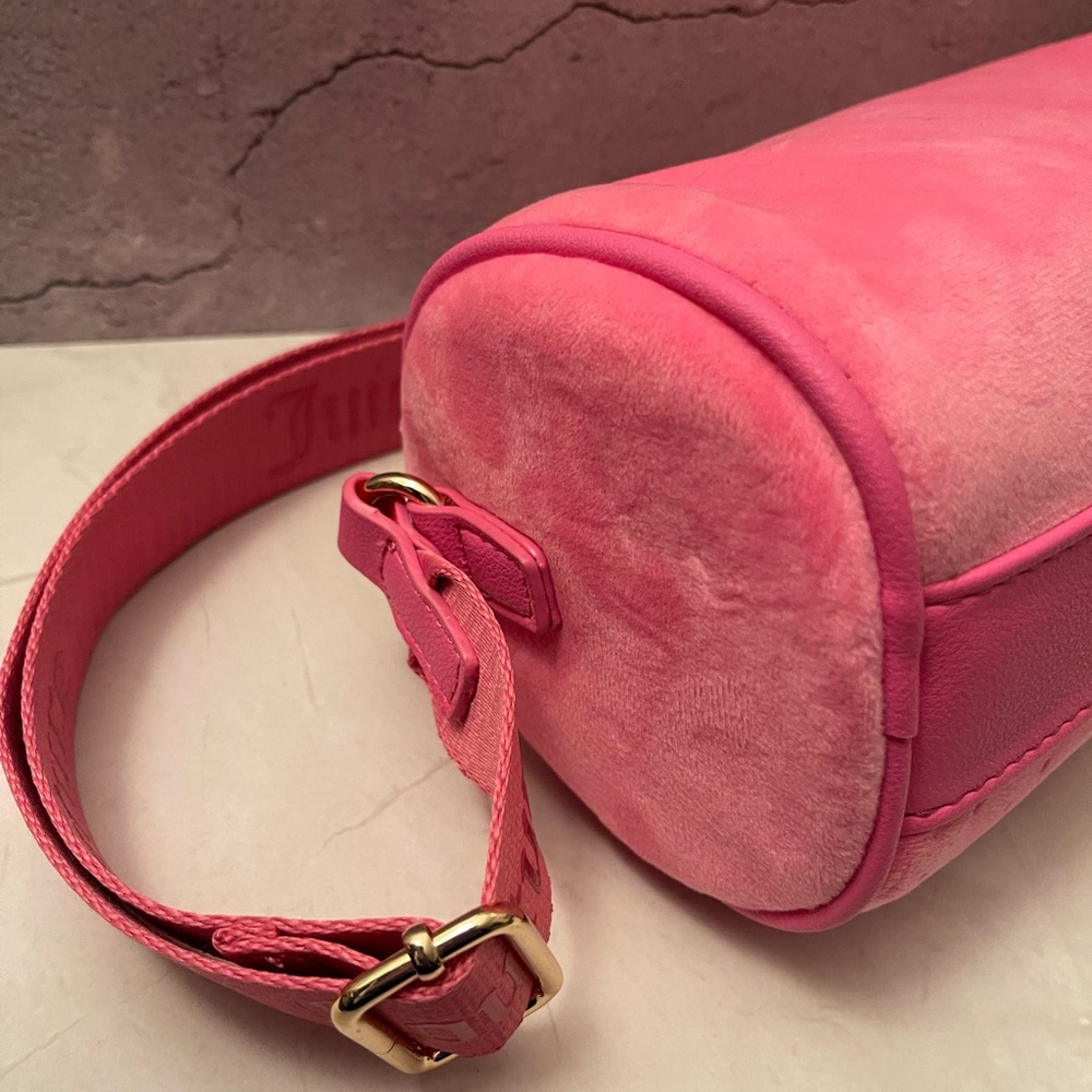 ❌SOLD JUICY COUTURE LET IT SHINE ROLL BAG JUICY PINK  NWOT - Picture 5 of 15
